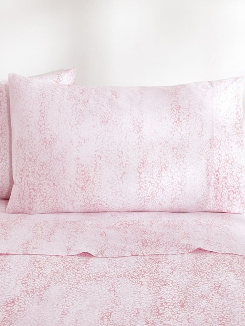 GAP Soft Blush Pink Patterned Pillowcase Set